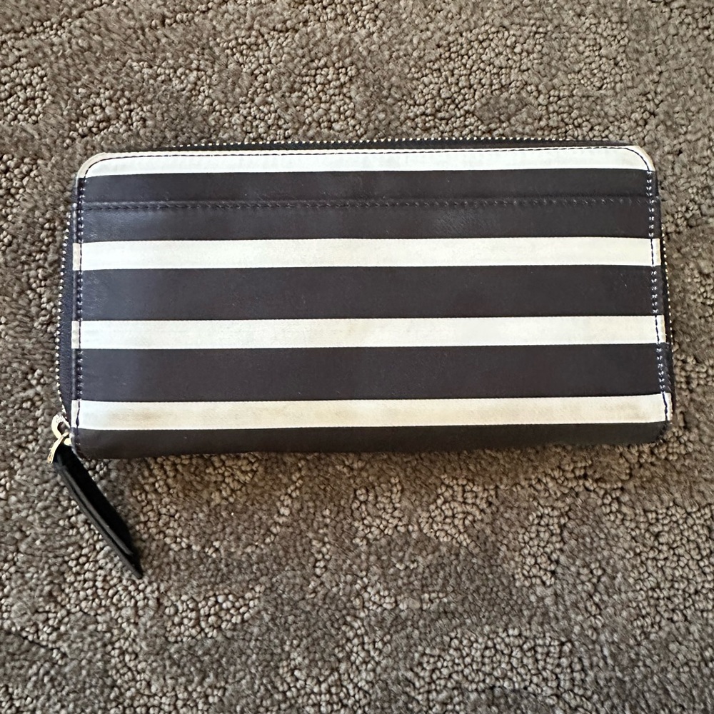 Kate Spade Wallet - Picture 5 of 6